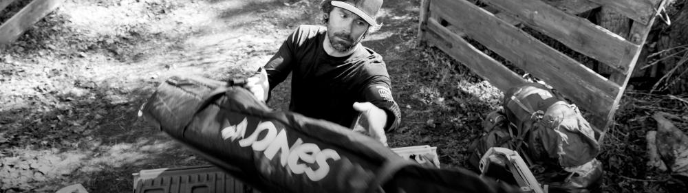 jones snowboard bag